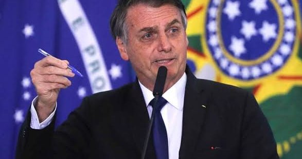 Bolsonaro concede indulto natalino a policiais e militares que cometeram crimes culposos