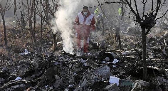 Governo iraniano admite derrubada de avião da Ucrânia por erro humano