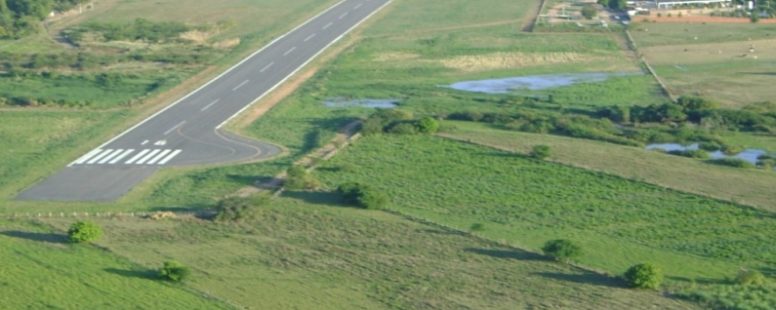 Camilo Santana inaugura reforma do Aeroporto de Iguatu e acompanha retomada de voo para Fortaleza