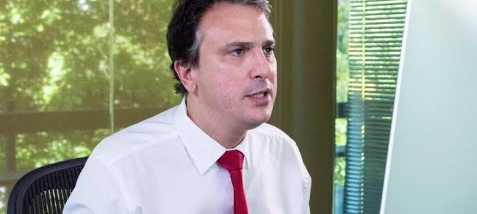 Governador Camilo Santana suspende funcionamento do comércio e do transporte intermunicipal por 10 dias no Ceará