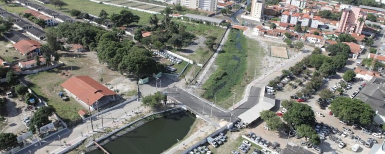 Roberto Cláudio assina ordem de serviços para obras do Parque Rachel de Queiroz