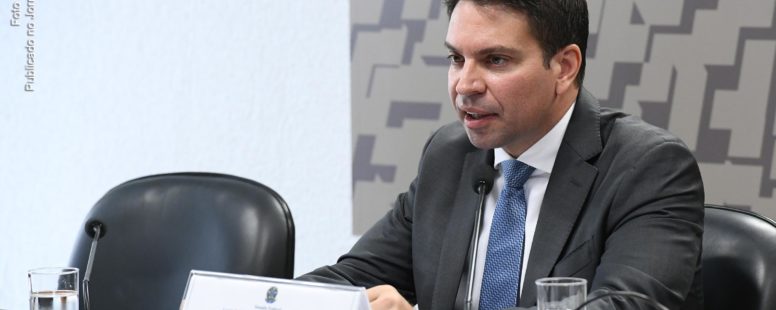 Posse do novo diretor geral da PF, Alexandre Ramagem, é alvo de questionamento na Justiça