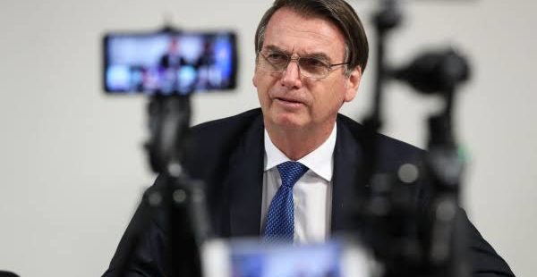 Pesquisas da XP Investimentos e Datafolha mostram aumento da reprovação à postura de Bolsonaro no combate ao coronavírus