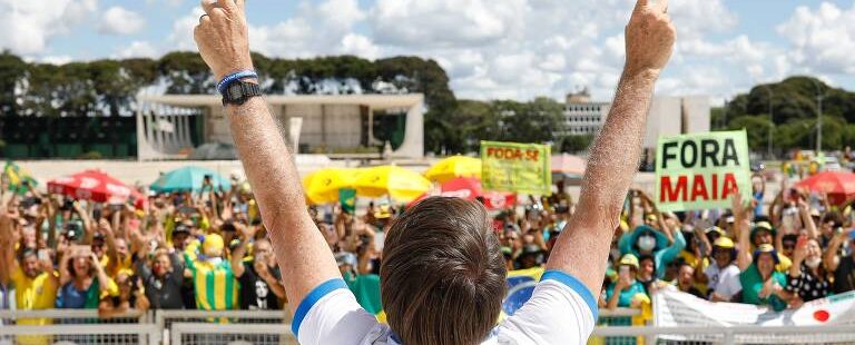 Movimentos de oposição ao Governo Federal preparam novo protesto para domingo. Bolsonaro classifica manifestantes de “idiotas, marginais e viciados”