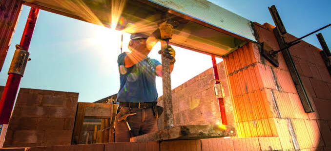 Fase 2 do plano de retomada da economia coloca mais 105 mil trabalhadores nas ruas da Grande Fortaleza nesta segunda-feira