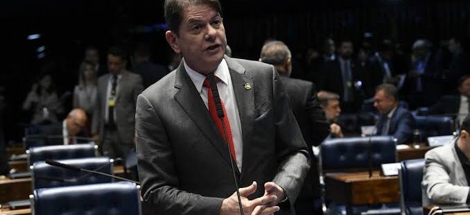 Partidos entram com ação no STF para barrar MP que fere autonomia nas universidades. Cid Gomes tenta sustar medida no Senado