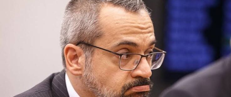Bolsonaro confirma saída de Abraham Weintraub do Ministério da Educação