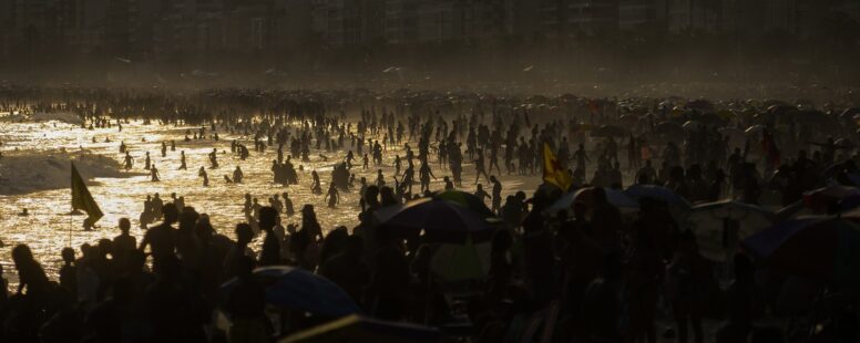 Brasil supera 4 milhões de casos e 127 mil mortes por Covid-19 após feriadão da Independência