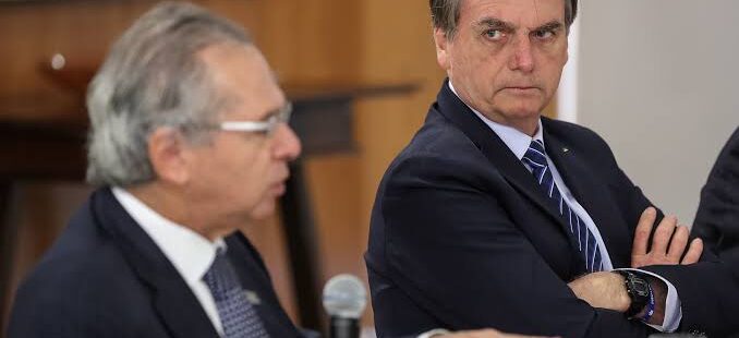 Bolsonaro diz ter desistido de criar o Renda Brasil e dispara contra equipe econômica por não conseguir viabilizar recursos para o novo programa