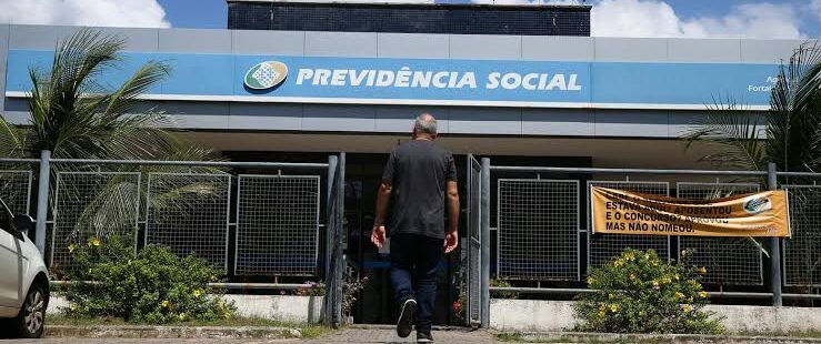 Impasse entre INSS e peritos médicos continua e retomada do atendimento fica comprometida