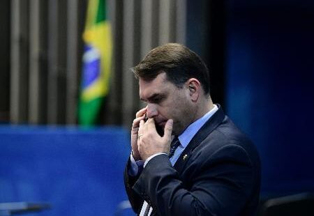 Investigação sobre esquema de rachadinhas de Flávio Bolsonaro é concluída e encaminhada para MP do Rio de Janeiro