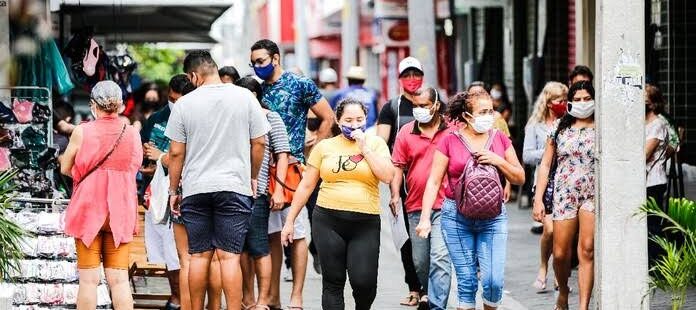 Em live, Camilo Santana promete mais rigor com locais que não cumpram os protocolos sanitários