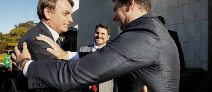 Advogada de Flávio Bolsonaro revela ter recebido relatório da Abin para ajudar no processo sobre suposta rachadinha