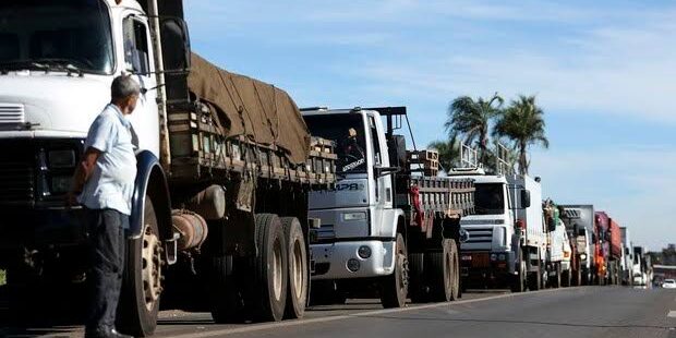 Possibilidade de uma greve de caminhoneiros em fevereiro volta a assustar