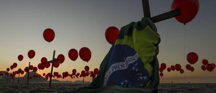 Brasil atinge a marca de 250 mil mortos por Covid-19. E o mais grave é que os casos não param de subir