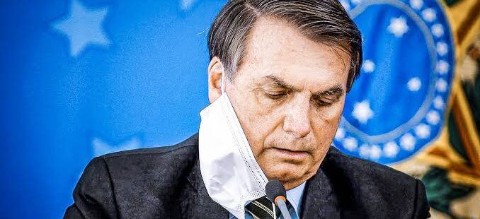 Bolsonaro entra com ação no STF contra governadores e prefeitos que impõem medidas restritivas. Tudo em meio ao colapso da saúde que caminha para 3 mil mortes diárias