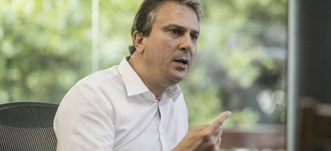 Governador Camilo Santana manda um duro recado a negacionistas e propagadores de “fake news”