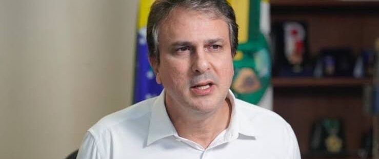 Camilo Santana critica postura de Bolsonaro na pandemia: “estimulou não usar máscara e promoveu aglomeração”