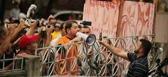 Ministério Público Estadual denuncia 35 policiais militares no caso em que senador Cid Gomes foi baleado em Sobral durante greve da PM