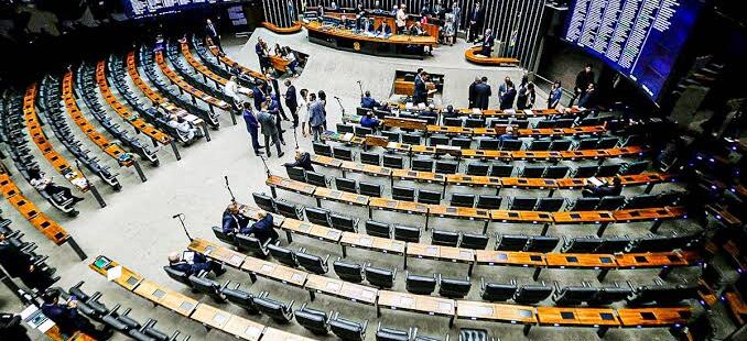 Reforma eleitoral aprovada em segundo turno na Câmara pode ser barrada no Senado Federal