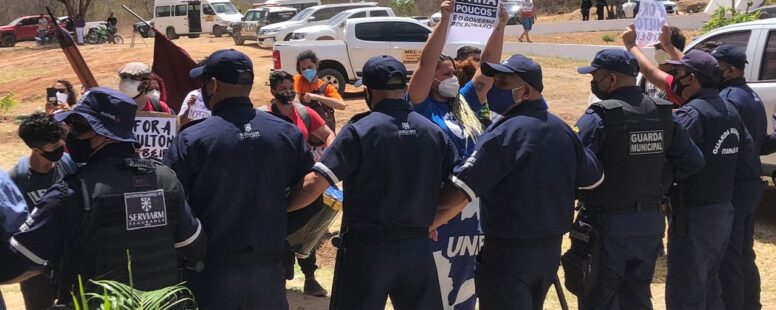 Ministro da Educação enfrenta protestos durante inauguração do Campus da UFC em Itapajé