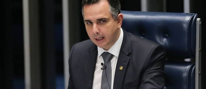 Rodrigo Pacheco devolve MP das Fake News e Bolsonaro sofre mais uma derrota no embate com o Senado