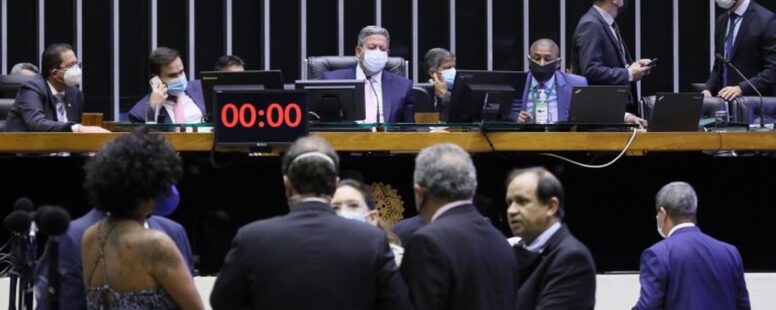 Deputados federais aprovam texto-base das novas regras para as eleições de 2022
