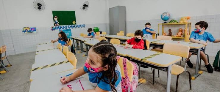 Ensino presencial é prioridade no novo decreto estadual a partir de segunda-feira