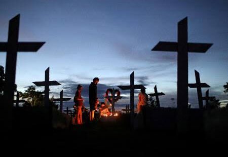 Brasil atinge 600 mil mortes por Covid-19 em meio a desaceleração da pandemia. Desafio é continuar vacinando