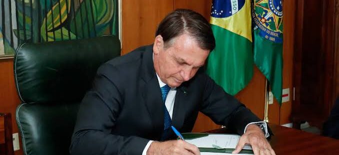 Bolsonaro vai nomear 75 novos desembargadores de uma só vez. Meio jurídico teme aparelhamento