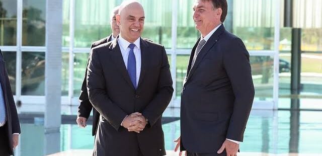 Bolsonaro é convocado por Alexandre de Moraes a depor na PF nesta sexta-feira. AGU tenta adiar depoimento