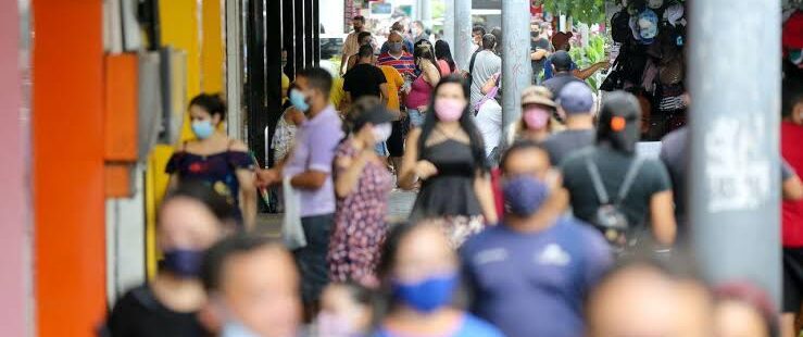 Capitais começam a abolir uso de máscara facial. No Ceará, acessório continua ainda obrigatório