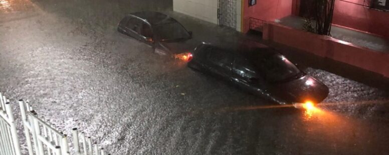 Chuvas em Fortaleza devem continuar nesta quinta-feira. Pancada de água na quarta alagou ruas e avenidas