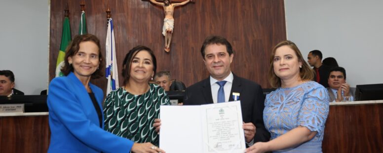 Evandro Leitão é homenageado com Medalha Boticário Ferreira na Câmara Municipal de Fortaleza