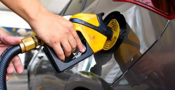 Petrobras anuncia mais um aumento para o diesel e para a gasolina