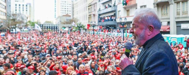 Lula sobe um ponto no Ipec e cenário mostra vitória da eleição no 1° turno