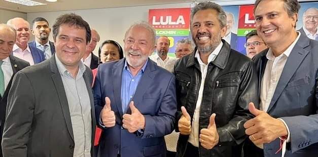 Elmano, Camilo e Evandro se reúnem com Lula em São Paulo. Meta é aumentar vantagem de votos no Ceará