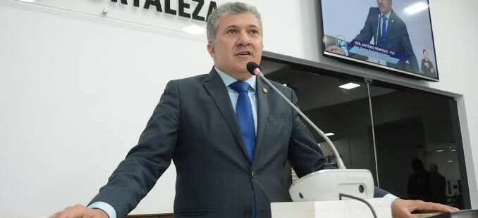 Vereadores de Fortaleza iniciam articulação de olho nas eleições para o sucessor do presidente Antônio Henrique