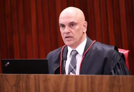 Moraes rejeita ação golpista de Bolsonaro e do PL, multa o partido e ainda bloqueia fundo partidário