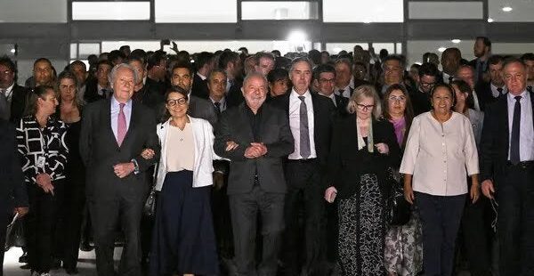 Lula dá aviso a bolsonaristas radicais: “Golpe não vai ter”