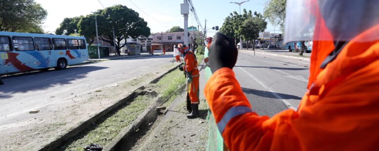 Mutirões de limpeza buscam deixar Fortaleza preparada para a quadra chuvosa