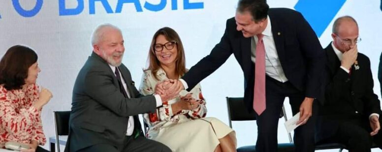 Lula diz a Camilo que MEC vai mudar a reforma do Ensino Médio: “Não vai ser como está”