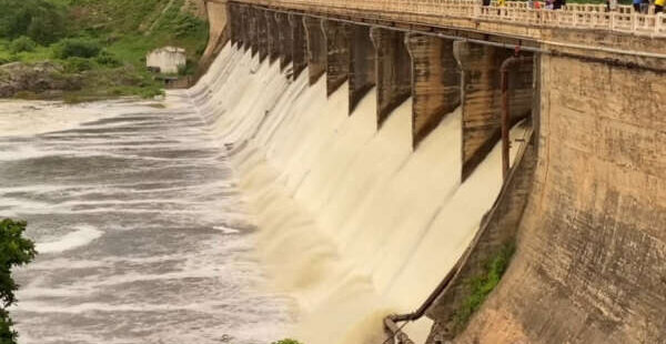 Mesmo com redução nas chuvas em maio, 54 açudes continuam sangrando no Ceará