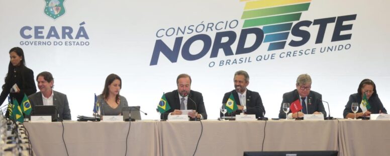 Governadores do Nordeste discutem projetos e recursos para energias renováveis em Fortaleza