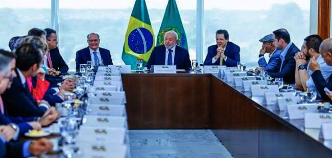 Lula, Fernando Haddad e Geraldo Alckmin discutem programa de carros populares em reunião no Planalto