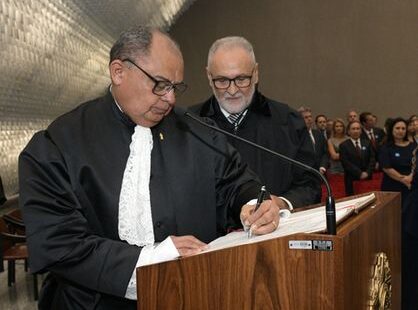 Desembargador Teodoro Silva Santos toma posse como novo ministro do STJ em Brasília