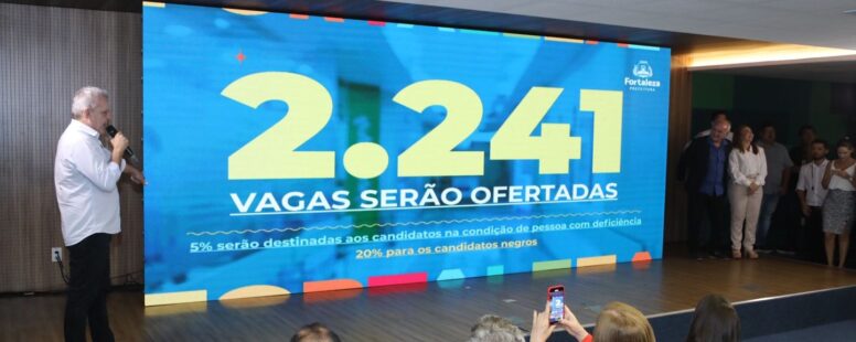 Prefeito José Sarto empossa novos servidores da Secretaria de Finanças e anuncia concurso com 2.200 vagas na saúde