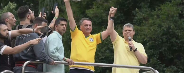 Ex-presidente Jair Bolsonaro lidera protesto contra STF em São Paulo, se defende de acusações de golpe de Estado e quer anistia aos bolsonaristas que atacaram Brasília no Congresso Nacional