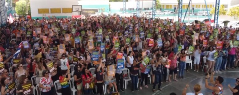 Professores municipais rejeitam proposta da Prefeitura de Fortaleza e mantêm paralisação por reajuste salarial até próxima quarta-feira