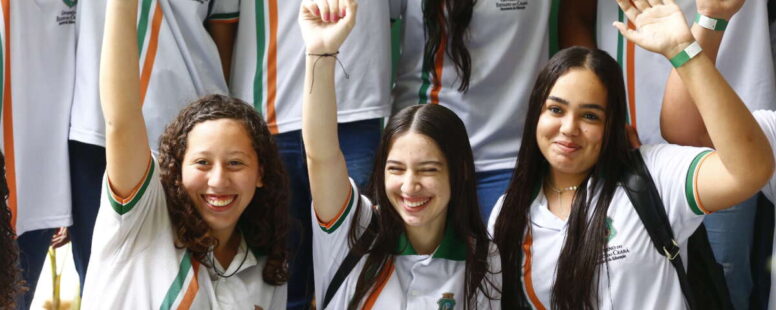 Uece ganha novos professores nesta sexta-feira. Governo Estadual também anuncia mais 29 escolas em tempo integral no Ceará